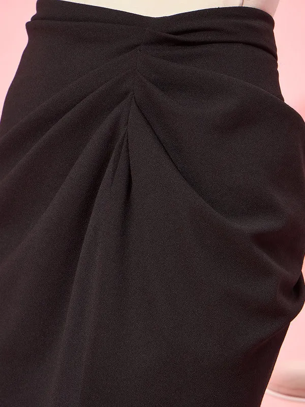 Berrylush Women Solid Black High-Rise Waist Zipper-Up Tulip Hem Ruched Midi Skirt