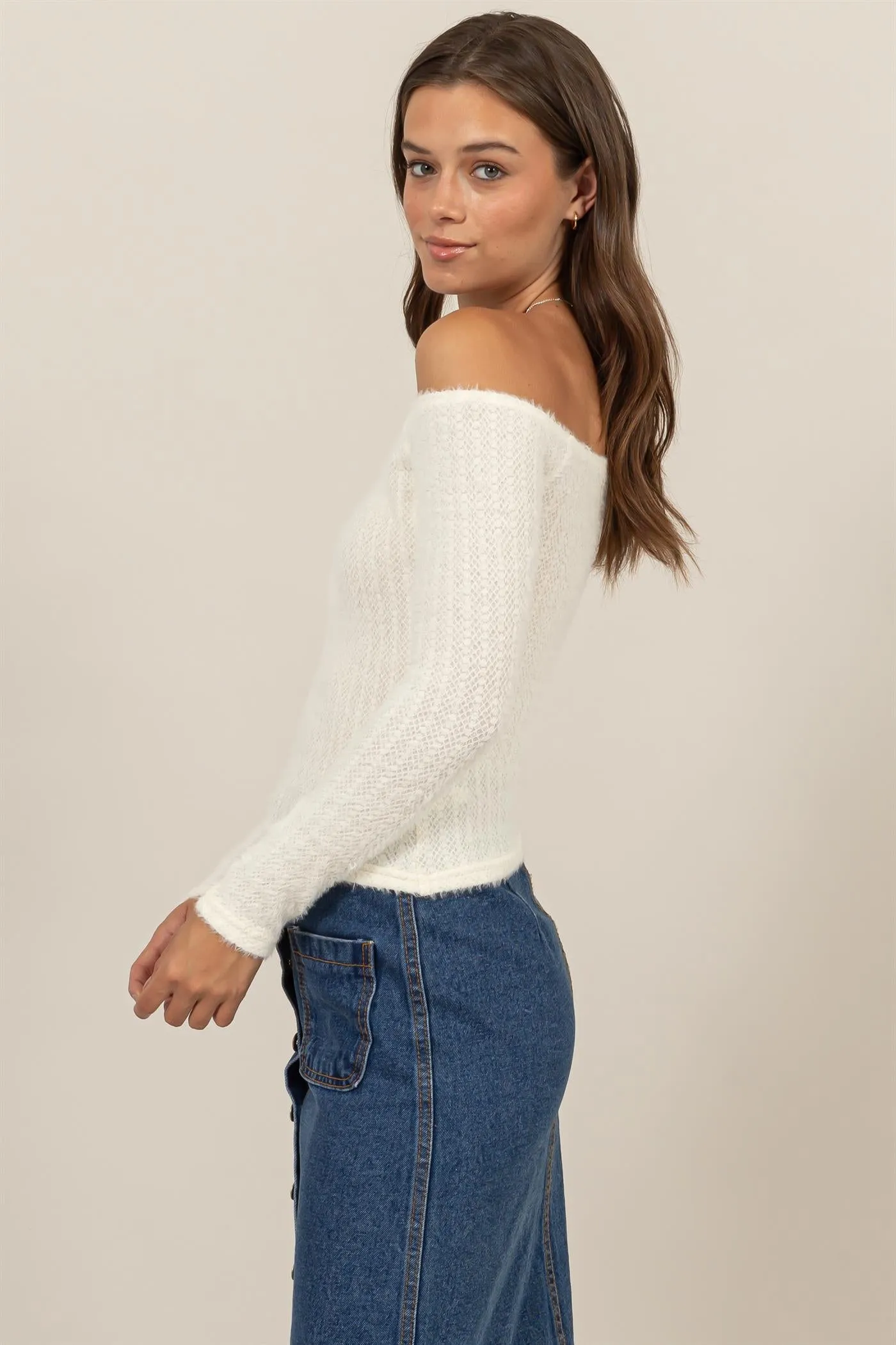 HF25A942-FUZZY KNIT ONE-SHOULDER KNIT TOP