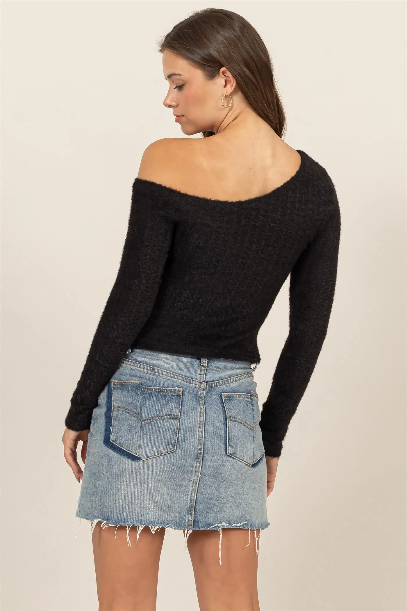 HF25A942-FUZZY KNIT ONE-SHOULDER KNIT TOP